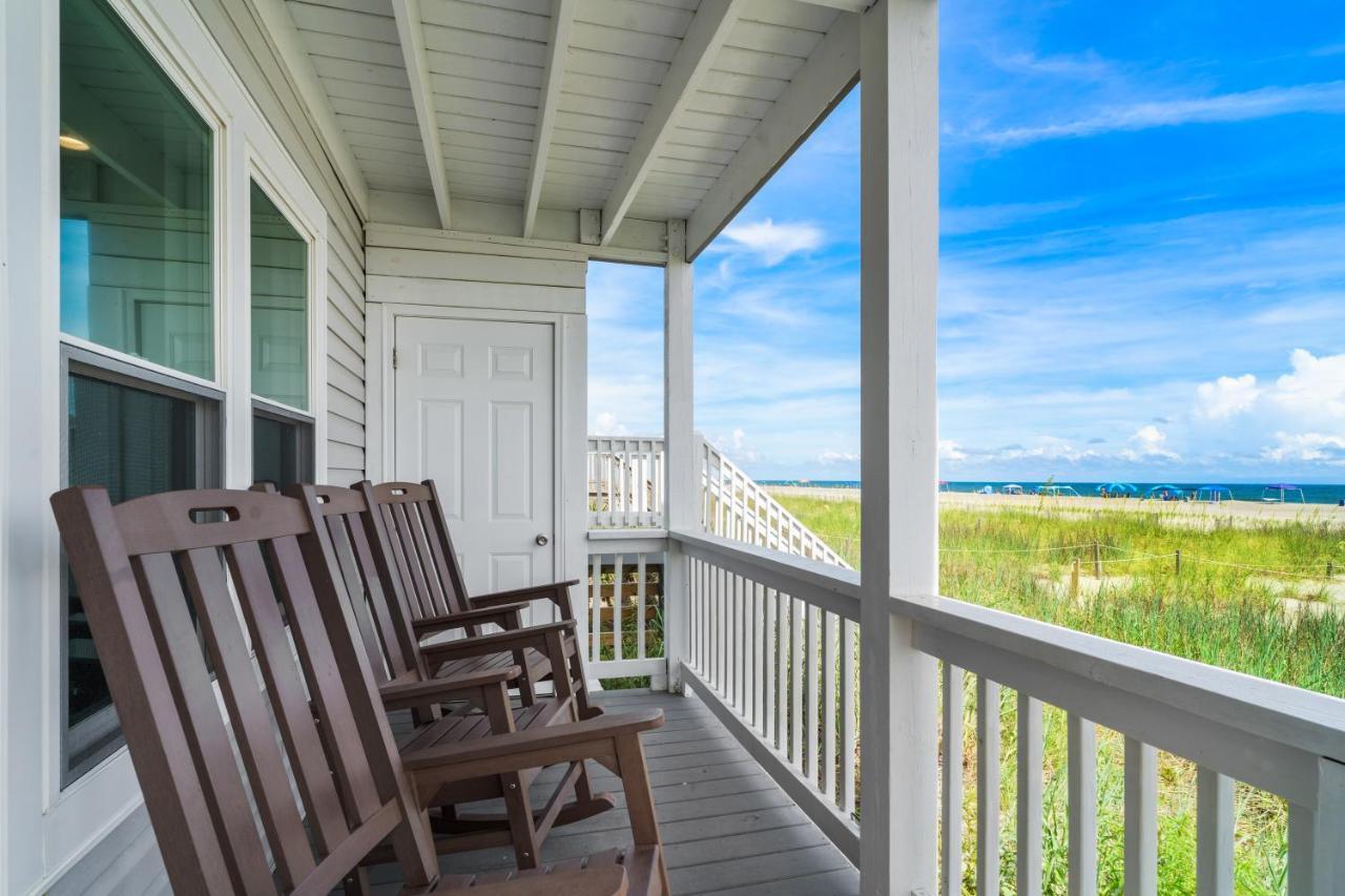 Willa Ocean Daze - Sleeps 22, Direct Oceanfront, Renovated May 2022 Holden Beach Zewnętrze zdjęcie