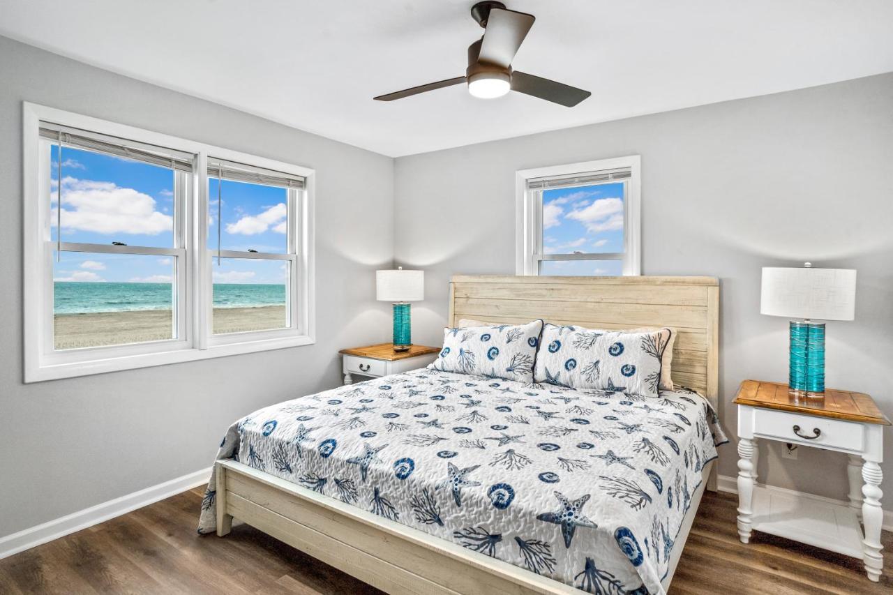 Willa Ocean Daze - Sleeps 22, Direct Oceanfront, Renovated May 2022 Holden Beach Zewnętrze zdjęcie